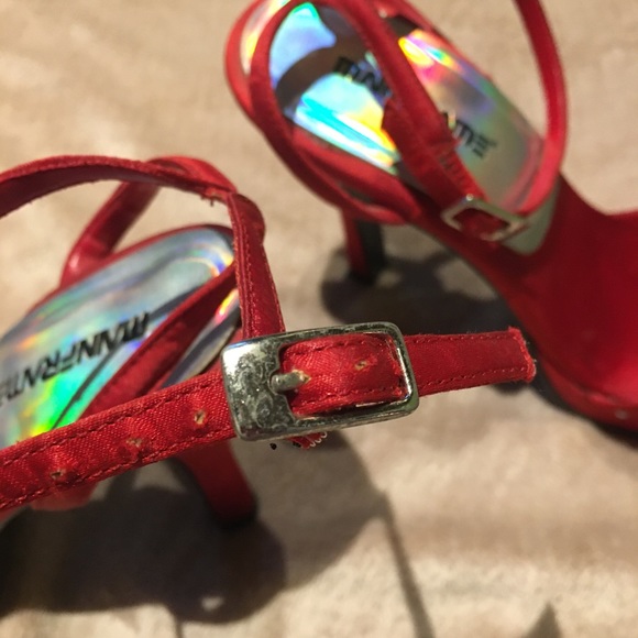 MAINFRAME Retro Red Satin Heels - Picture 9 of 12
